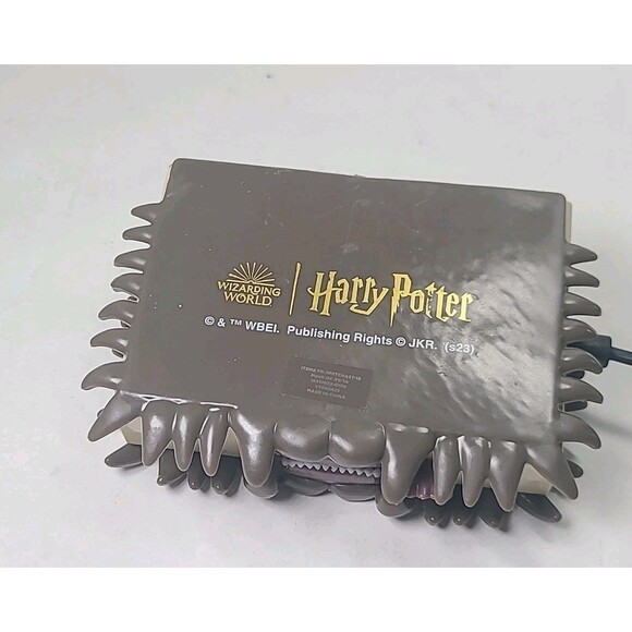 Harry Potter Wizarding World Monster Book 3 Usb Hub - Picture 3 of 4